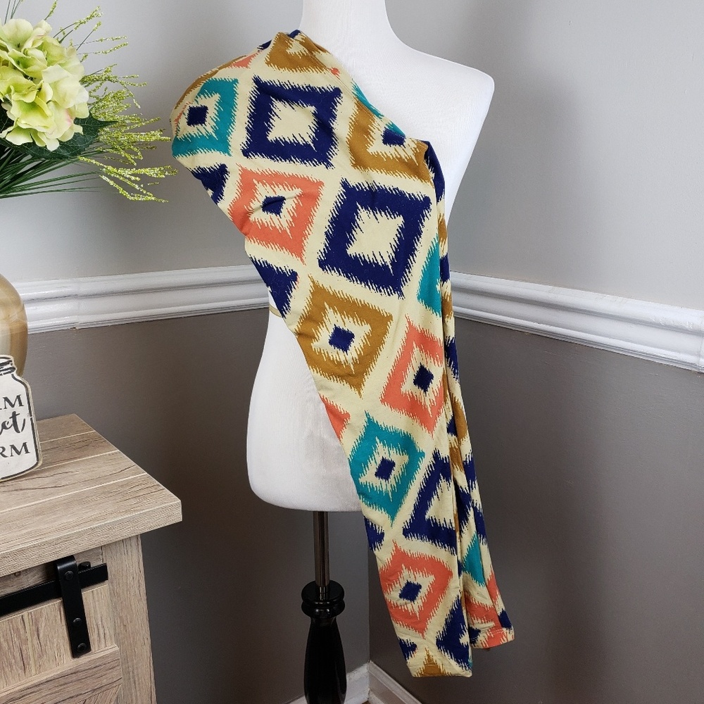 Lularoe Geo Square Tall and Curvy leggings
